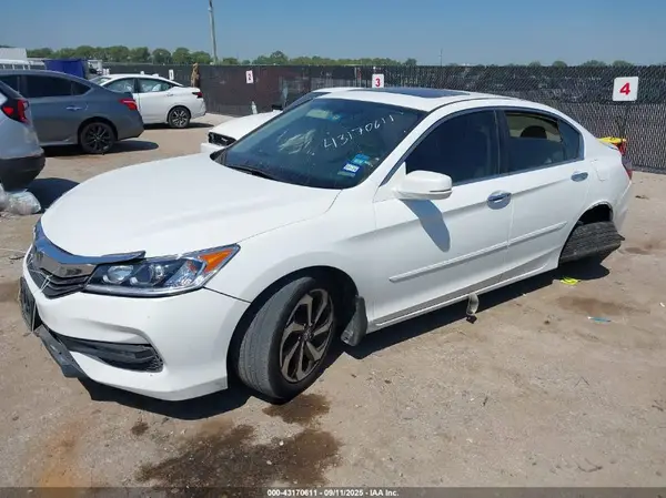 1HGCR2F85HA012471 2017 HONDA ACCORD - Image 2