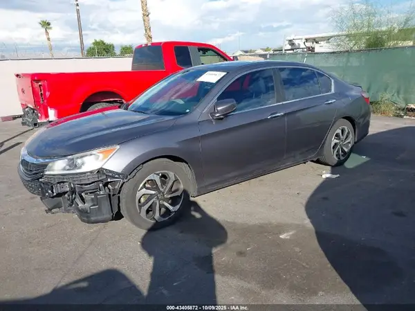 1HGCR2F85HA137566 2017 HONDA ACCORD - Image 2