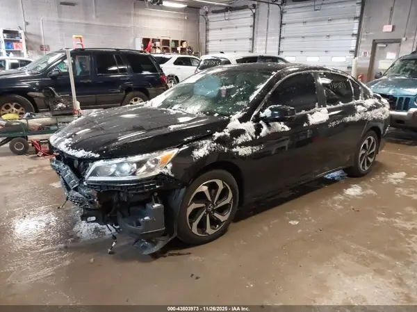 1HGCR2F85HA140502 2017 HONDA ACCORD - Image 2