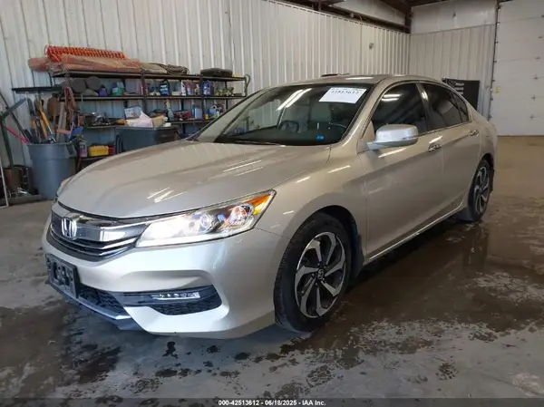 1HGCR2F85HA179946 2017 HONDA ACCORD - Image 2