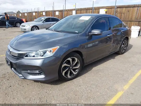 1HGCR2F85HA206269 2017 HONDA ACCORD - Image 2