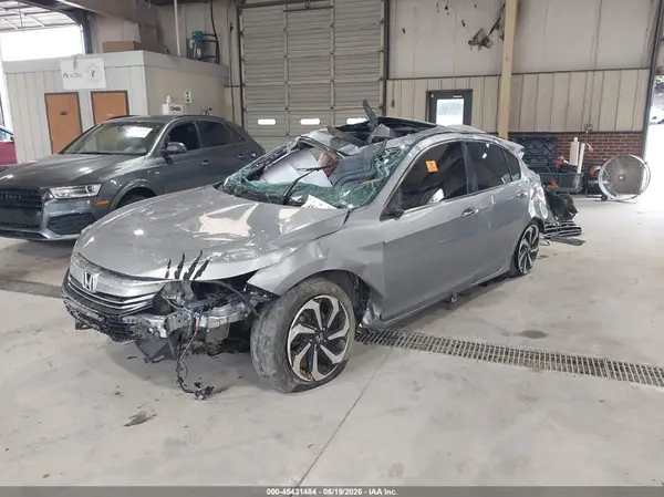 1HGCR2F86GA219028 2016 HONDA ACCORD - Image 2