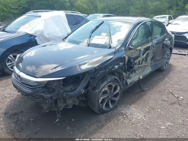 1HGCR2F86HA045818 2017 HONDA ACCORD - Image 2