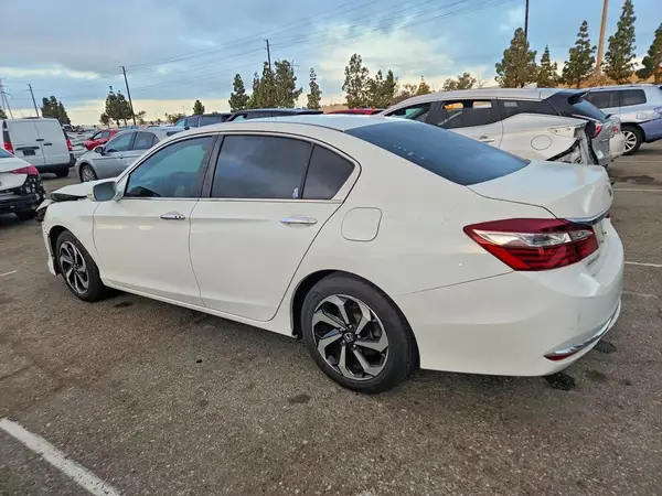 1HGCR2F86HA147734 2017 HONDA ACCORD - Image 2