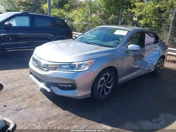 1HGCR2F86HA203915 2017 HONDA ACCORD - Image 2