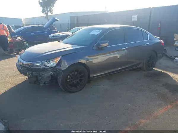 1HGCR2F86HA249244 2017 HONDA ACCORD - Image 2