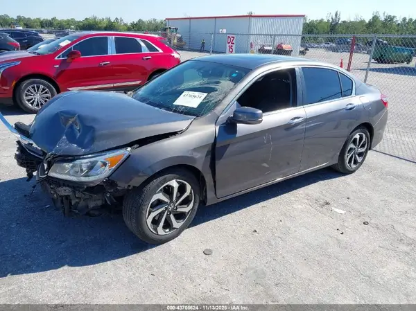 1HGCR2F87HA075913 2017 HONDA ACCORD - Image 2