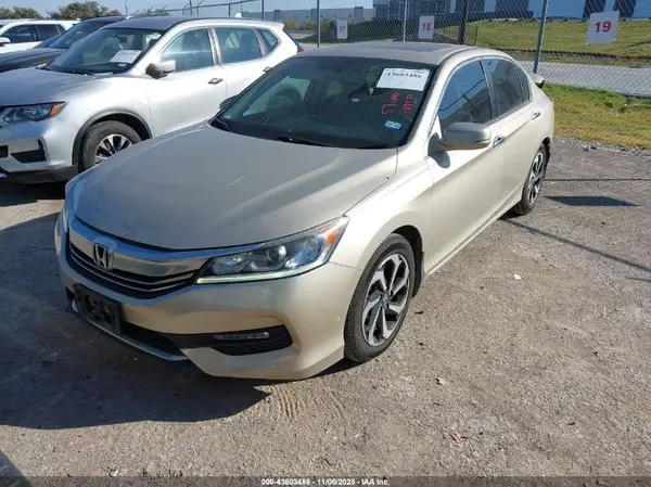1HGCR2F87HA189880 2017 HONDA ACCORD - Image 2