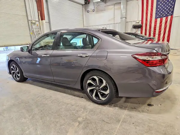 1HGCR2F87HA298145 2017 HONDA ACCORD - Image 2