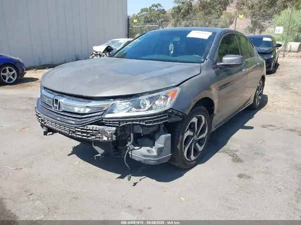 1HGCR2F88GA167918 2016 HONDA ACCORD - Image 2