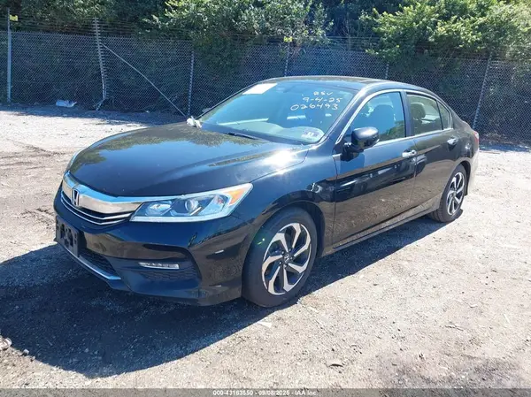 1HGCR2F88HA026493 2017 HONDA ACCORD - Image 2
