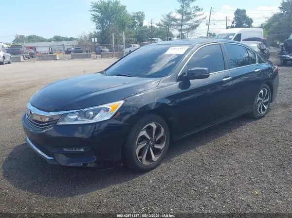 1HGCR2F88HA028003 2017 HONDA ACCORD - Image 2