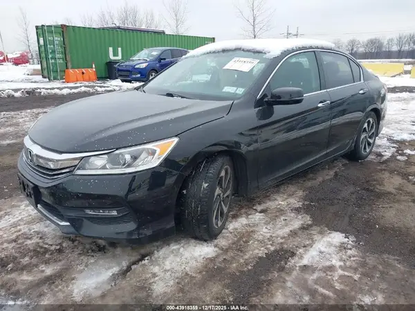 1HGCR2F88HA045657 2017 HONDA ACCORD - Image 2