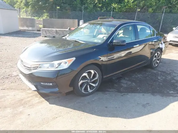 1HGCR2F88HA084152 2017 HONDA ACCORD - Image 2