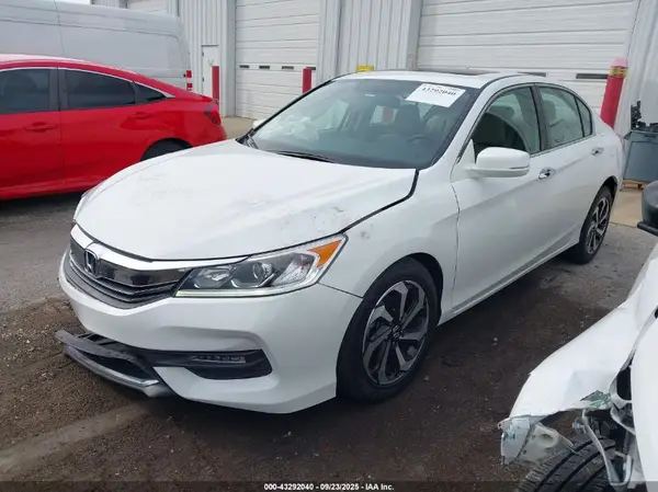1HGCR2F88HA157648 2017 HONDA ACCORD - Image 2