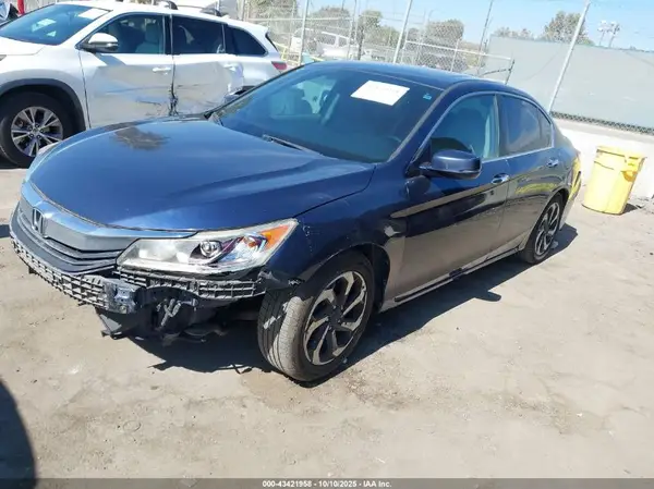 1HGCR2F88HA169542 2017 HONDA ACCORD - Image 2
