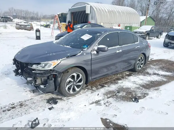 1HGCR2F88HA196093 2017 HONDA ACCORD - Image 2