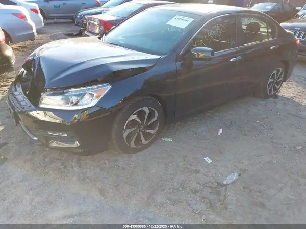 1HGCR2F88HA257491 2017 HONDA ACCORD - Image 2