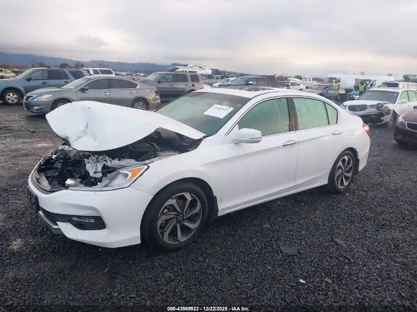 1HGCR2F89GA088256 2016 HONDA ACCORD - Image 2