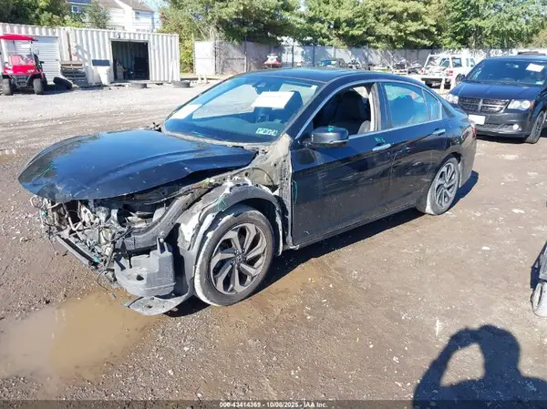 1HGCR2F89HA009315 2017 HONDA ACCORD - Image 2