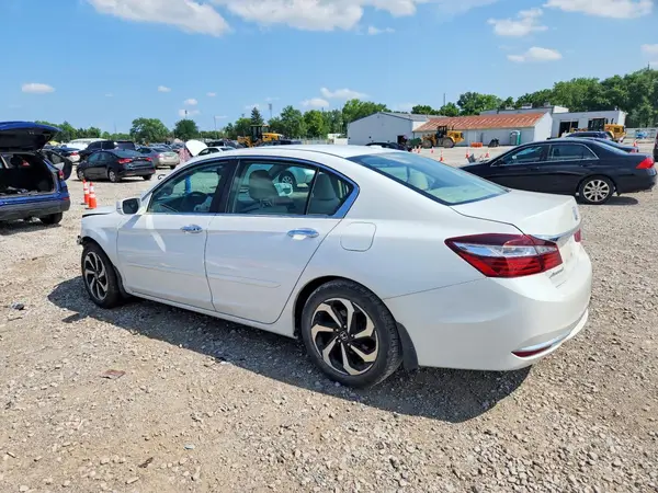 1HGCR2F89HA028060 2017 HONDA ACCORD - Image 2