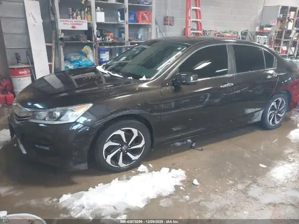 1HGCR2F89HA116011 2017 HONDA ACCORD - Image 2