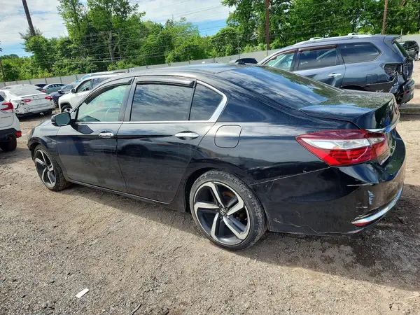 1HGCR2F89HA203844 2017 HONDA ACCORD - Image 2