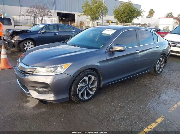 1HGCR2F89HA210616 2017 HONDA ACCORD - Image 2