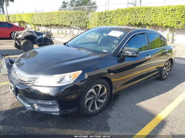 1HGCR2F8XGA004042 2016 HONDA ACCORD - Image 2