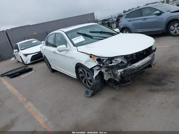 1HGCR2F8XGA043648 2016 HONDA ACCORD - Image 1