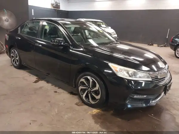 1HGCR2F8XGA214608 2016 HONDA ACCORD - Image 1