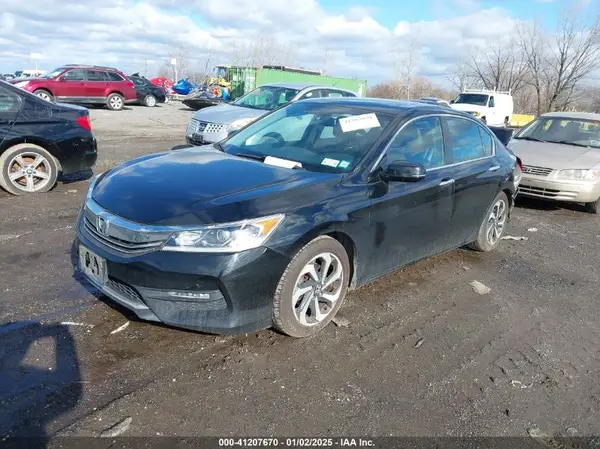 1HGCR2F8XHA001949 2017 HONDA ACCORD - Image 2