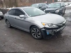 1HGCR2F8XHA002566 2017 HONDA ACCORD