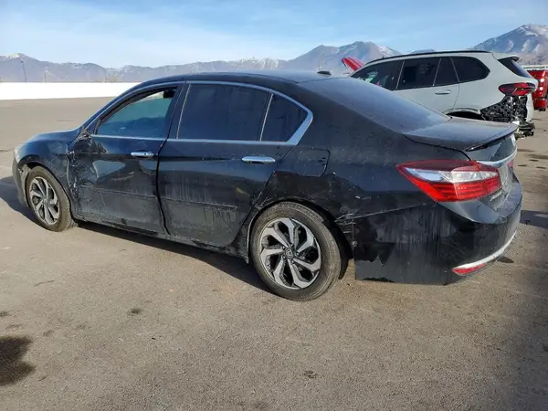 1HGCR2F8XHA064629 2017 HONDA ACCORD - Image 2