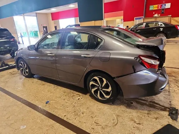 1HGCR2F8XHA067501 2017 HONDA ACCORD - Image 2