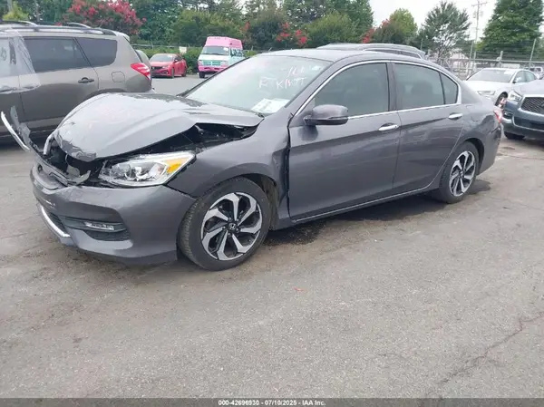 1HGCR2F8XHA067661 2017 HONDA ACCORD - Image 2