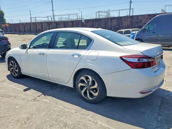 1HGCR2F8XHA086338 2017 HONDA ACCORD - Image 2