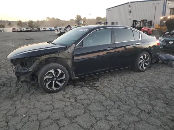1HGCR2F8XHA094388 2017 HONDA ACCORD - Image 1