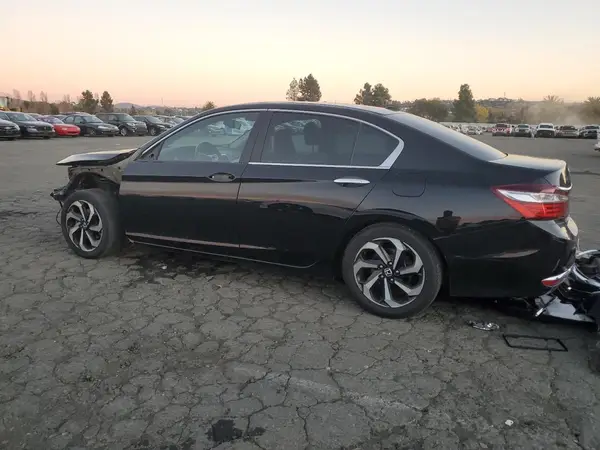 1HGCR2F8XHA094388 2017 HONDA ACCORD - Image 2