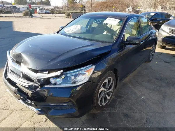 1HGCR2F8XHA098232 2017 HONDA ACCORD - Image 2