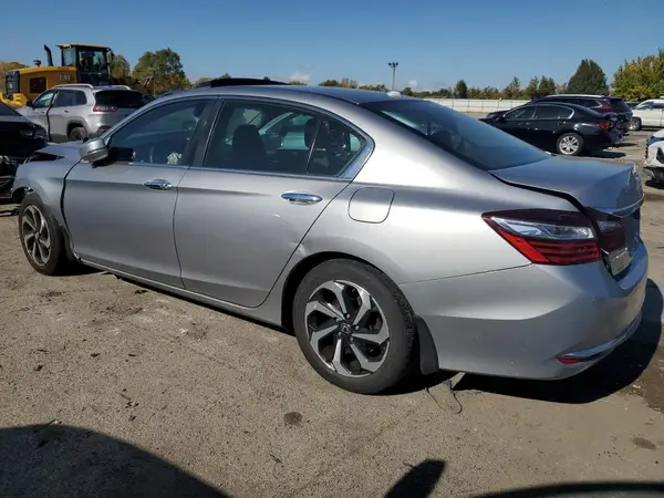 1HGCR2F8XHA105339 2017 HONDA ACCORD - Image 2