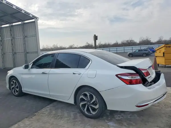 1HGCR2F8XHA109102 2017 HONDA ACCORD - Image 2