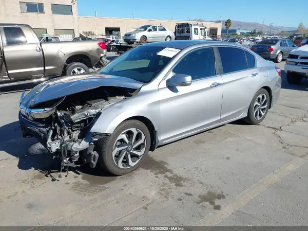 1HGCR2F8XHA122559 2017 HONDA ACCORD - Image 2