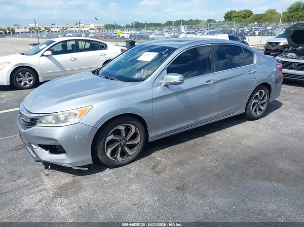 1HGCR2F8XHA140124 2017 HONDA ACCORD - Image 2