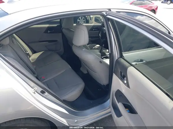 1HGCR2F8XHA140124 2017 HONDA ACCORD - Image 8