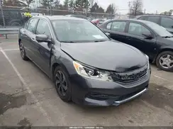 1HGCR2F8XHA181885 2017 HONDA ACCORD