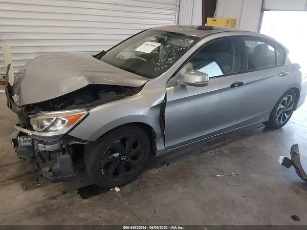 1HGCR2F8XHA206994 2017 HONDA ACCORD - Image 2