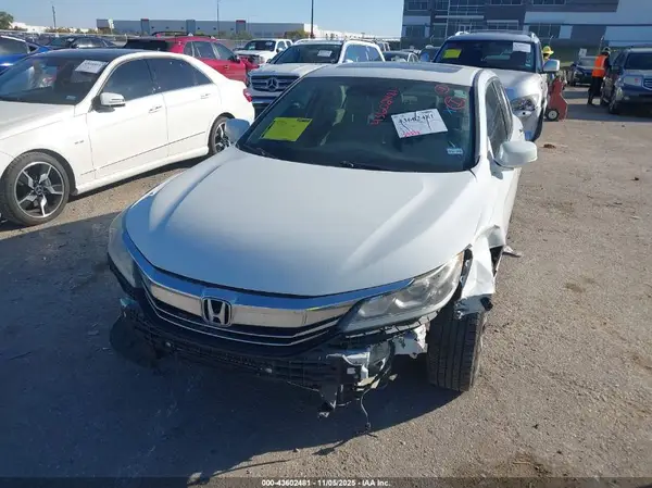 1HGCR2F91HA165955 2017 HONDA ACCORD - Image 2