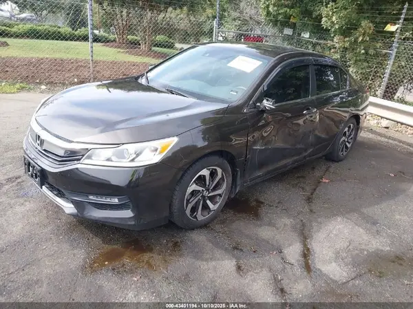1HGCR2F92GA011754 2016 HONDA ACCORD - Image 2