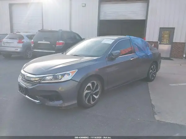 1HGCR2F92HA009892 2017 HONDA ACCORD - Image 2